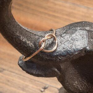 10k Gold Knot Ring Size 8 (Bario Neal)